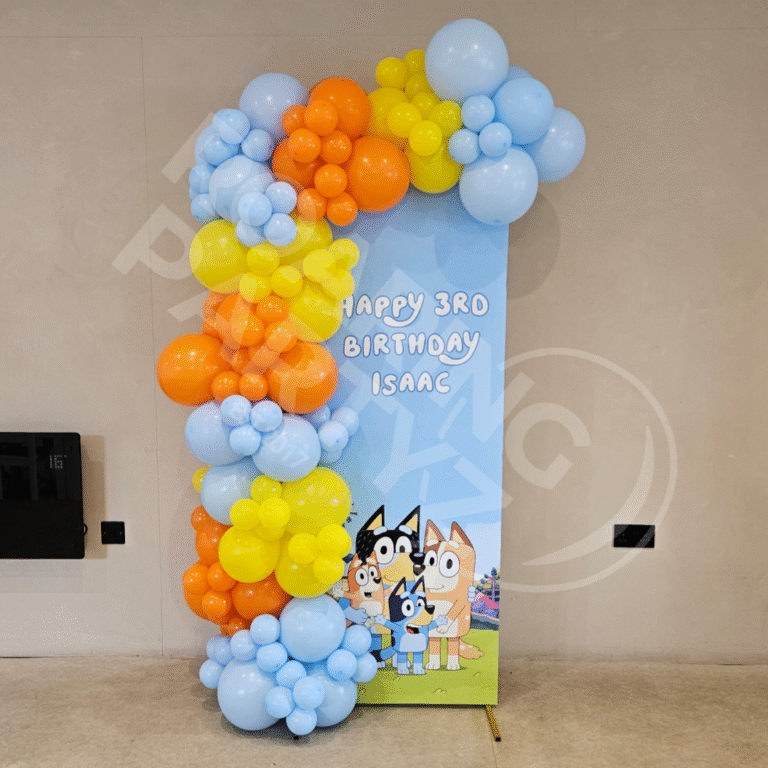 6ft Personalised Printed Arch Backdrop with standard garland and Bluey Theme