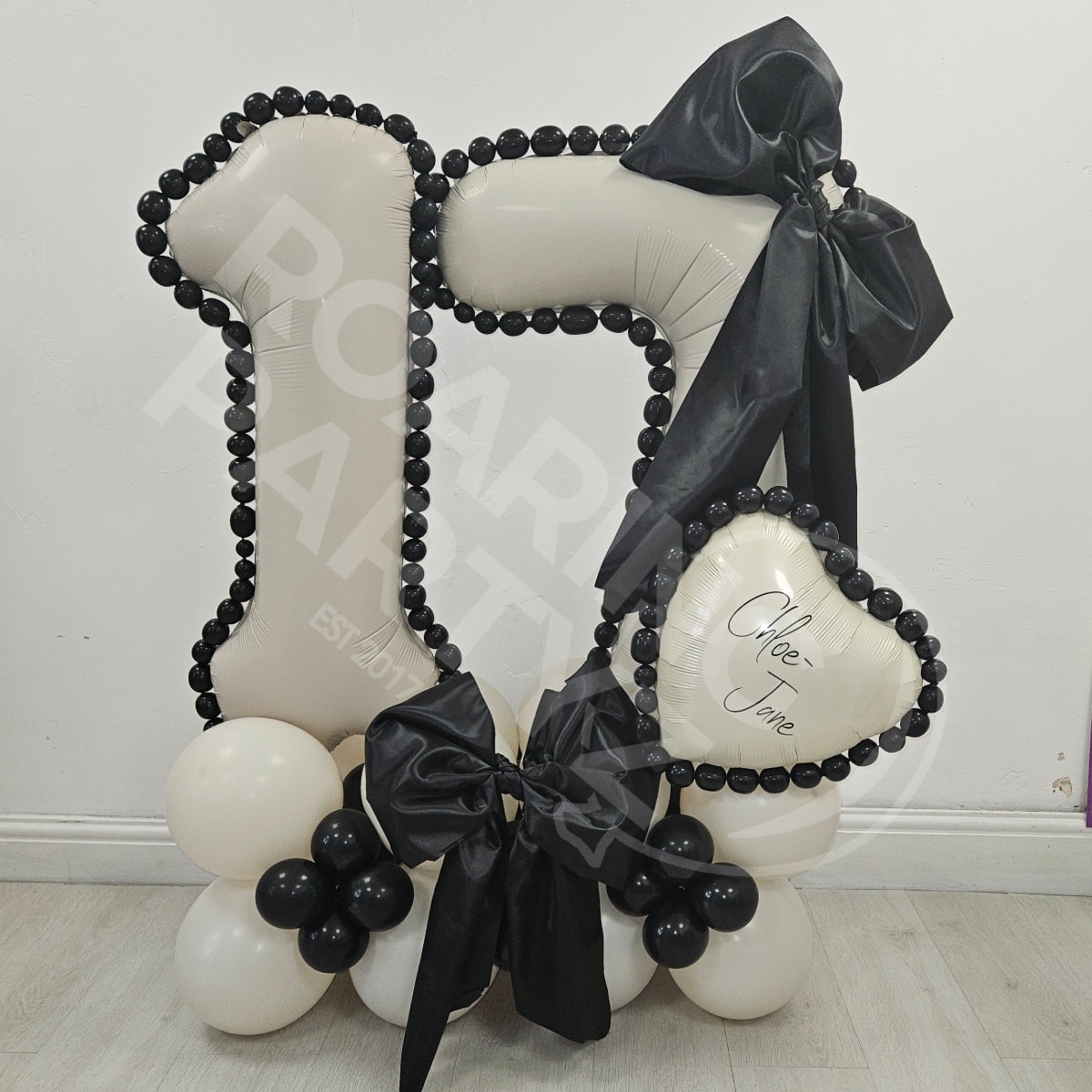 Beaded-Balloon-Floor-Display-for-a-17th-Birthday